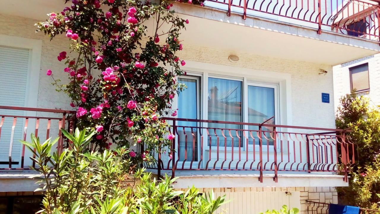 Apartmani Komunela أوماغ المظهر الخارجي الصورة